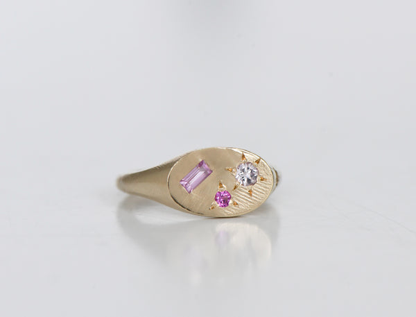 Oval Neapolitan ring gold