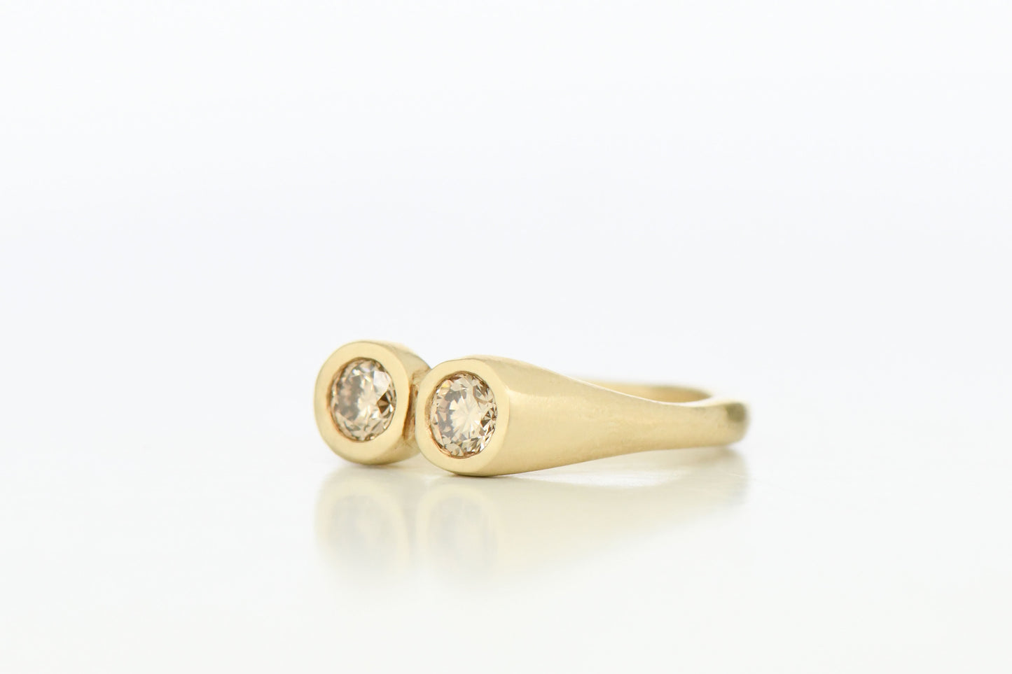 Champagne Goggle Ring (O 1/2)