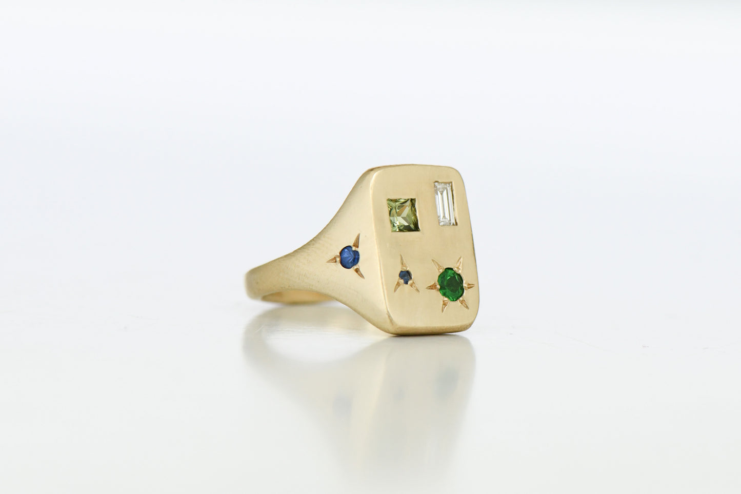 Geometric Ring (N 1/2)