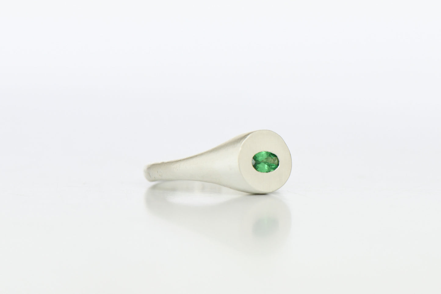 Goat Eye Tsavorite Ring (K 1/2)