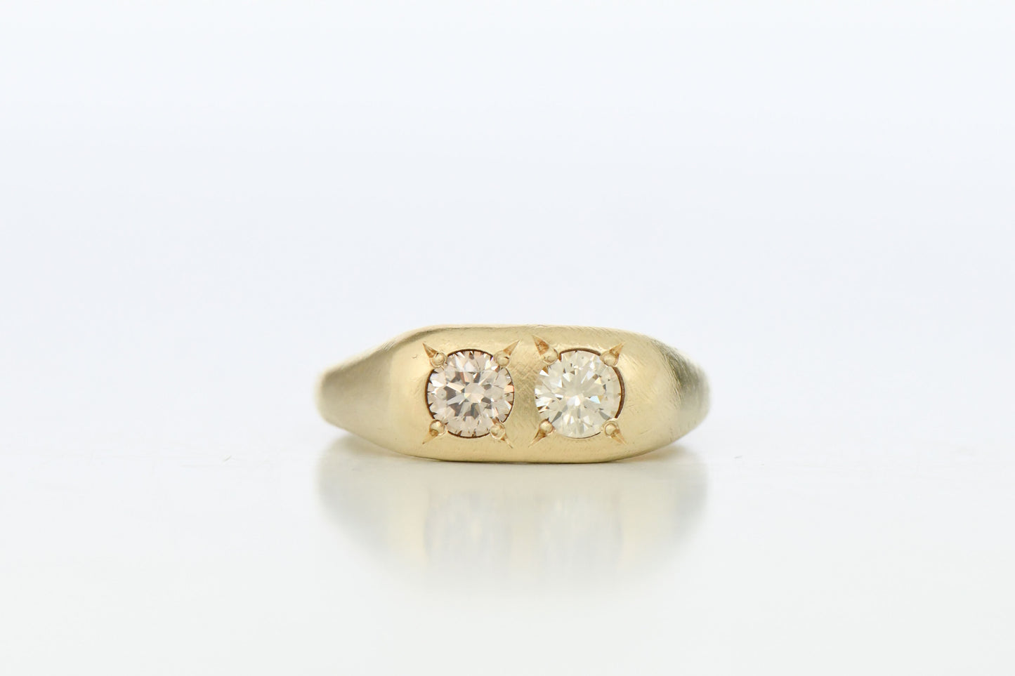 Soft Pill with Champagne Diamonds (N 1/2)