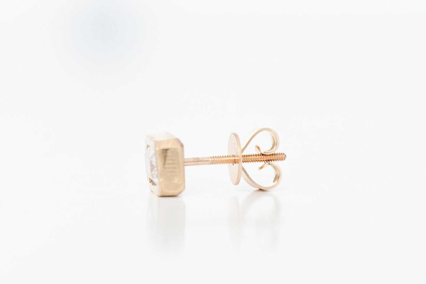 Cushion Earring Gold (pair)