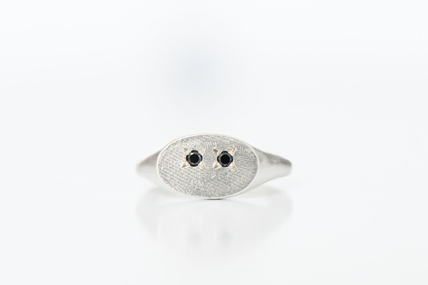 Oval Mask Ring (M)