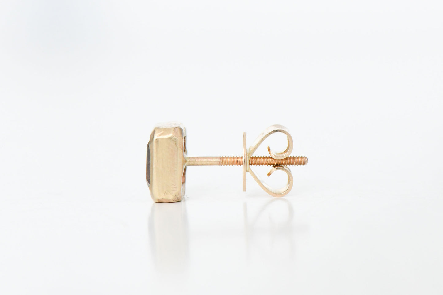 Cushion earring (single)